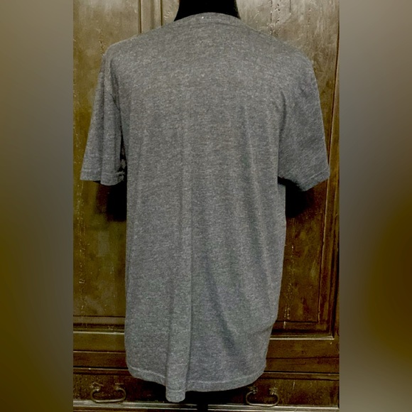 E5 unisex short sleeves UNC t-shirt- size LARGE - Picture 2 of 8